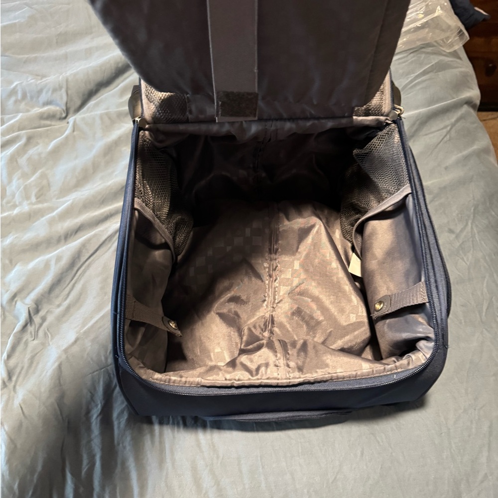 Samsonite Underseat Carry-On Spinner With USB Port, Ocean, One Size - Picture 9 of 10